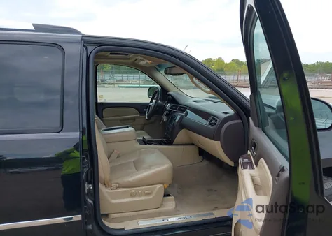 2010 GMC Yukon Denali z USA, uszkodzony, nr VIN 1GKUKEEFXAR131718